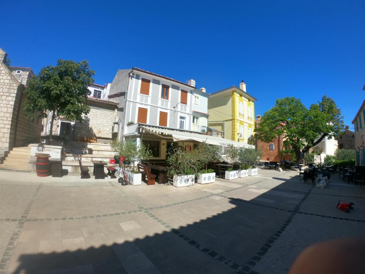 Apartmani Majetic Omišalj Exteriér fotografie